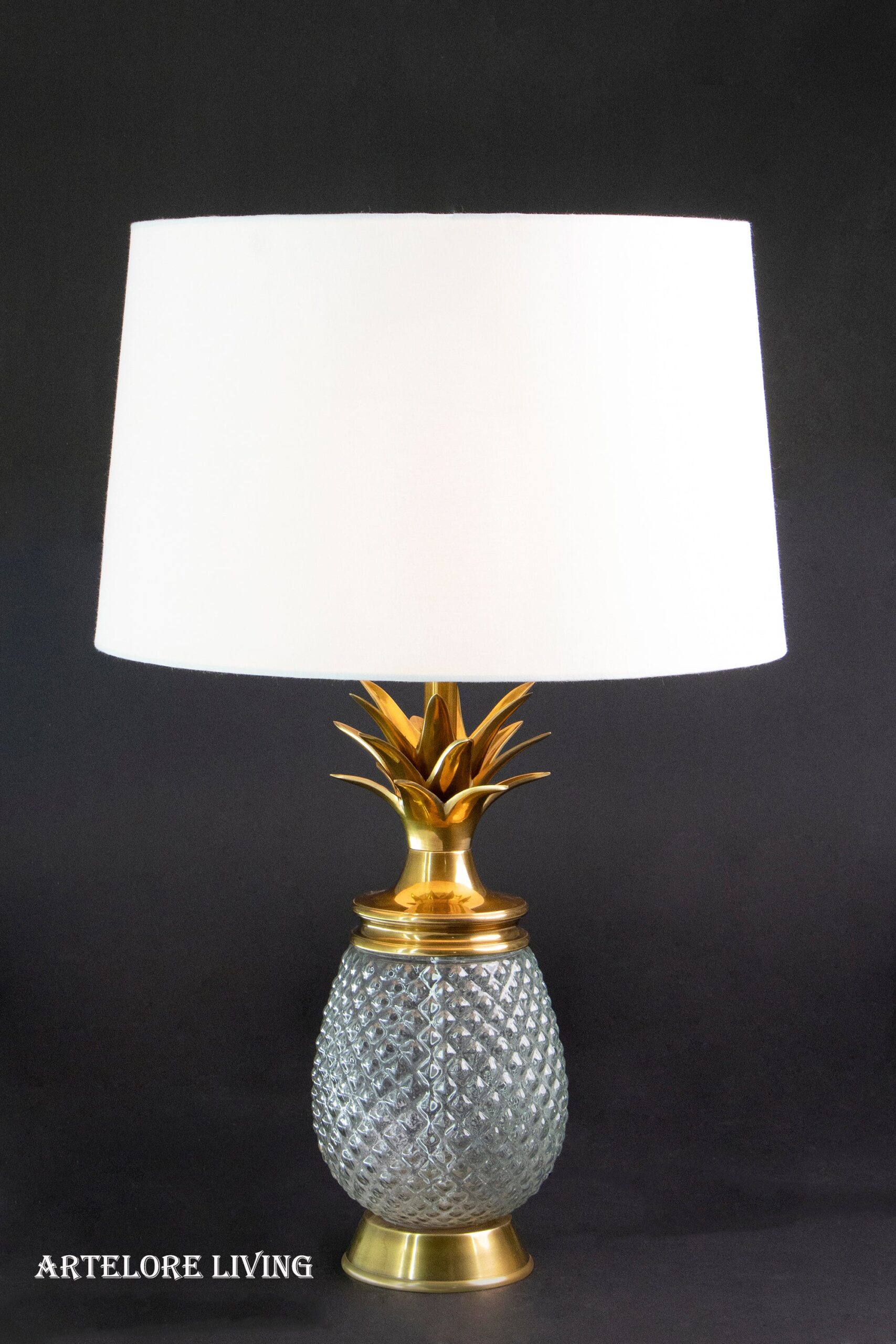 PINEAPPLE ACCENT TABLE LAMP MEDIUM
